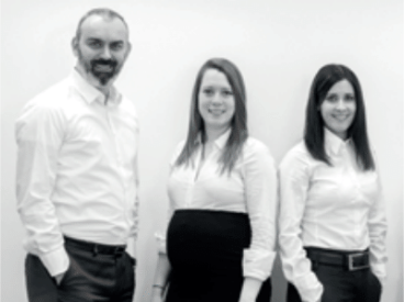 De g. à dr. : Laurent Cooreman (Founder et CEO), Angela Zimmer (Office Manager) et Véronique Koch (Director), SQUARE METER.