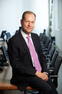 Roland Gillet, professeur de finance à la Sorbonne et à l’ULB (Solvay), etexpert au niveau international Roland Gillet, professeur de finance à la Sorbonne et à l’ULB (Solvay), et expert au niveau international